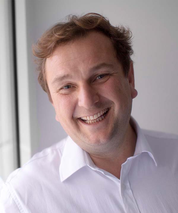 Neil Cumming, Presentational design expert